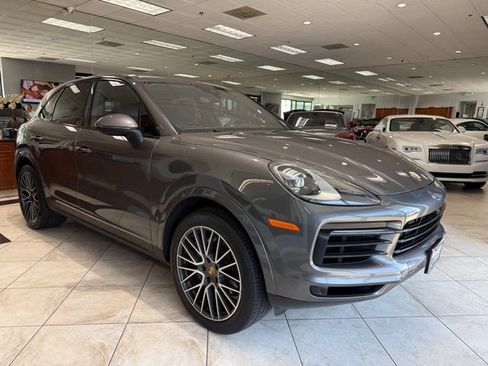 Used 2019 Porsche Cayenne AWD/4WD image 1