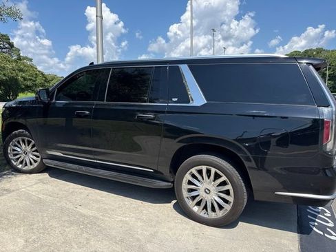 Used 2021 Cadillac Escalade ESV Premium Luxury w/ Driver Assist Tech Package AWD/4WD image 2