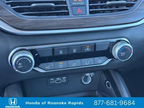 Used 2024 Nissan Altima 2.5 SV image 26