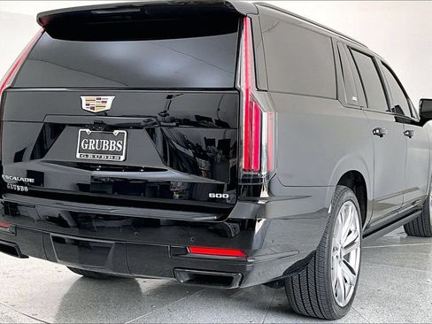 Used 2025 Cadillac Escalade ESV Sport Platinum AWD/4WD image 2