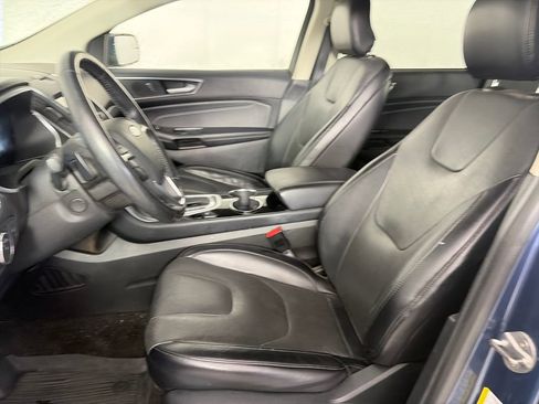 Used 2018 Ford Edge Titanium w/ Equipment Group 301A AWD/4WD image 11