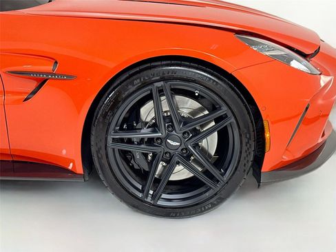 Used 2025 Aston Martin V8 Vantage Coupe image 40