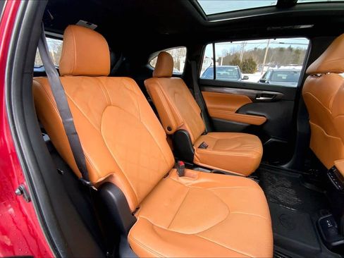 Used 2023 Toyota Highlander Platinum image 20