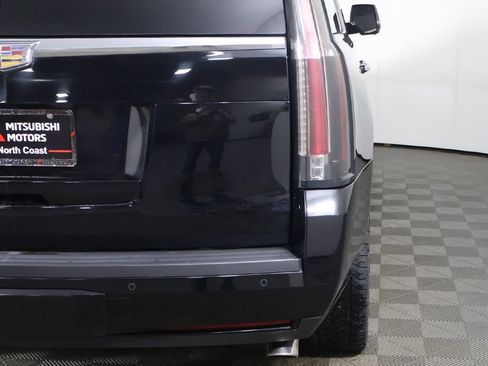 Used 2016 Cadillac Escalade Platinum image 20