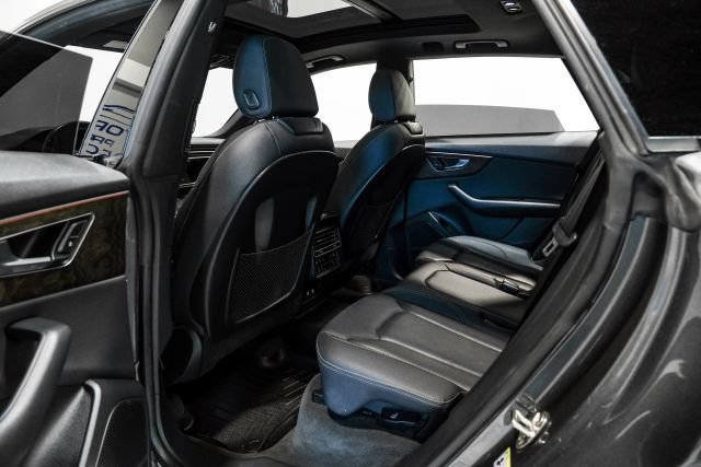 Used 2019 Audi Q8 Premium Plus w/ Premium Plus AWD/4WD image 36