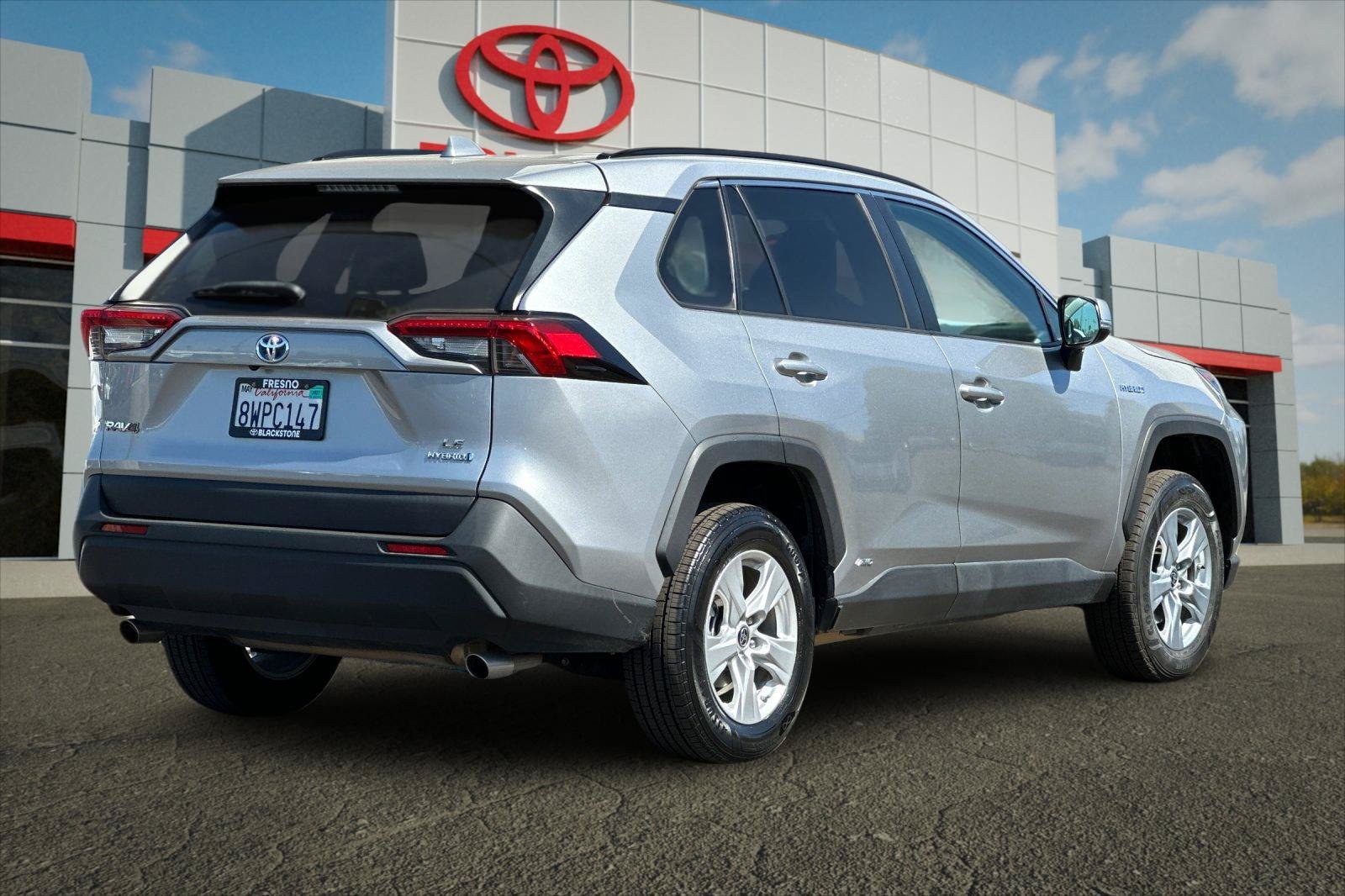 Certified 2021 Toyota RAV4 LE AWD/4WD image 3