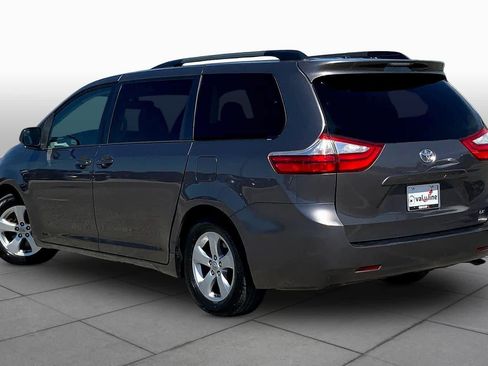 Used 2016 Toyota Sienna LE image 12