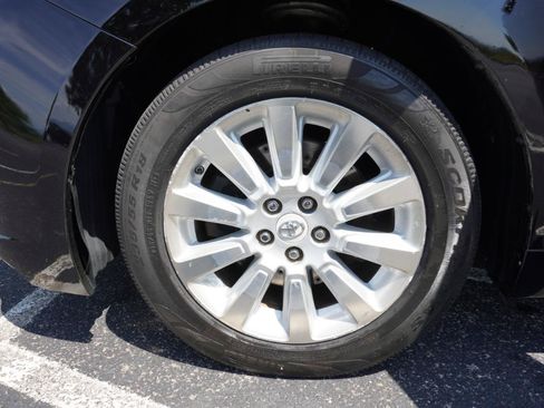 Used 2012 Toyota Sienna XLE AWD/4WD image 32