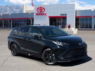 Used 2025 Toyota Sienna XLE Woodland Edition AWD/4WD video 1