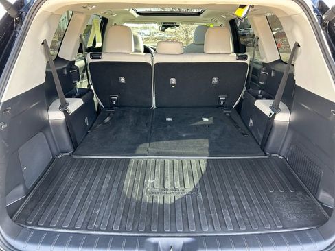 Used 2025 Toyota Grand Highlander AWD image 28