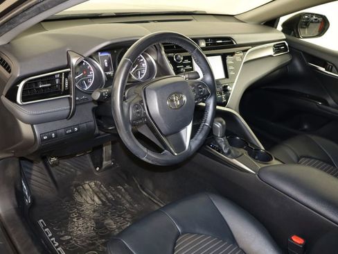 Used 2018 Toyota Camry SE w/ Convenience Package FWD image 25