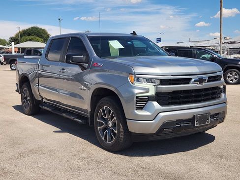 Used 2024 Chevrolet Silverado 1500 RST AWD/4WD image 3