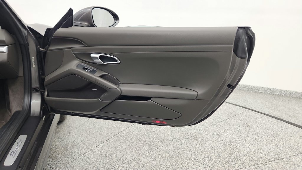 Used 2017 Porsche 718 Boxster RWD image 44