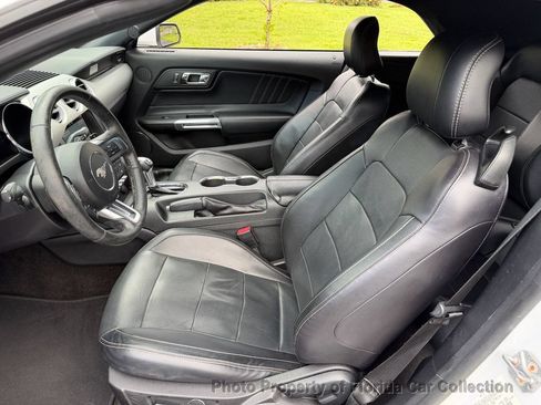 Used 2017 Ford Mustang Premium RWD image 7