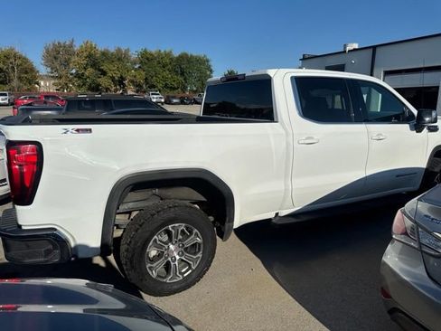 Used 2023 GMC Sierra 1500 SLE w/ X31 Off-Road Package AWD/4WD image 20