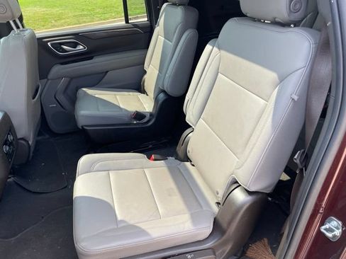 Used 2022 Chevrolet Suburban Z71 w/ Luxury Package AWD/4WD image 11