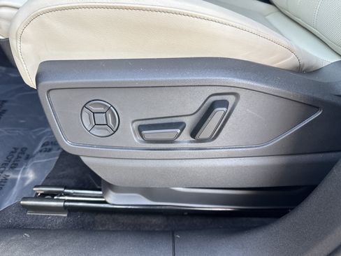 Used 2025 Audi Q5 Prestige AWD/4WD image 24