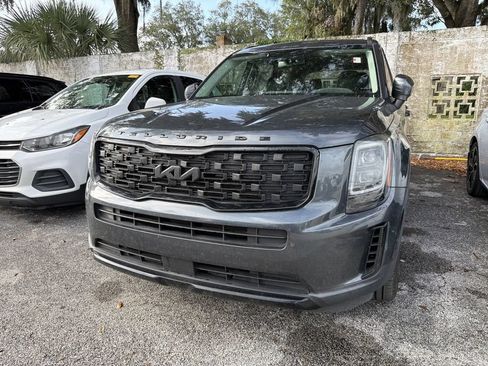 Certified 2022 Kia Telluride EX w/ EX Premium Package AWD/4WD image 8