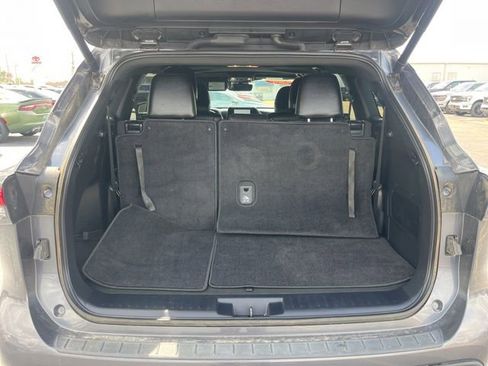 Used 2024 Toyota Highlander XSE image 7