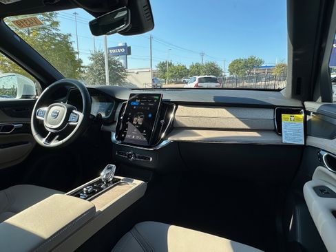 New 2026 Volvo XC90 T8 Plus image 10