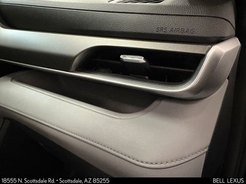 Used 2020 Toyota Highlander XLE FWD image 30