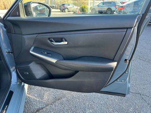 Used 2024 Nissan Sentra SR w/ SR Premium Package FWD image 34