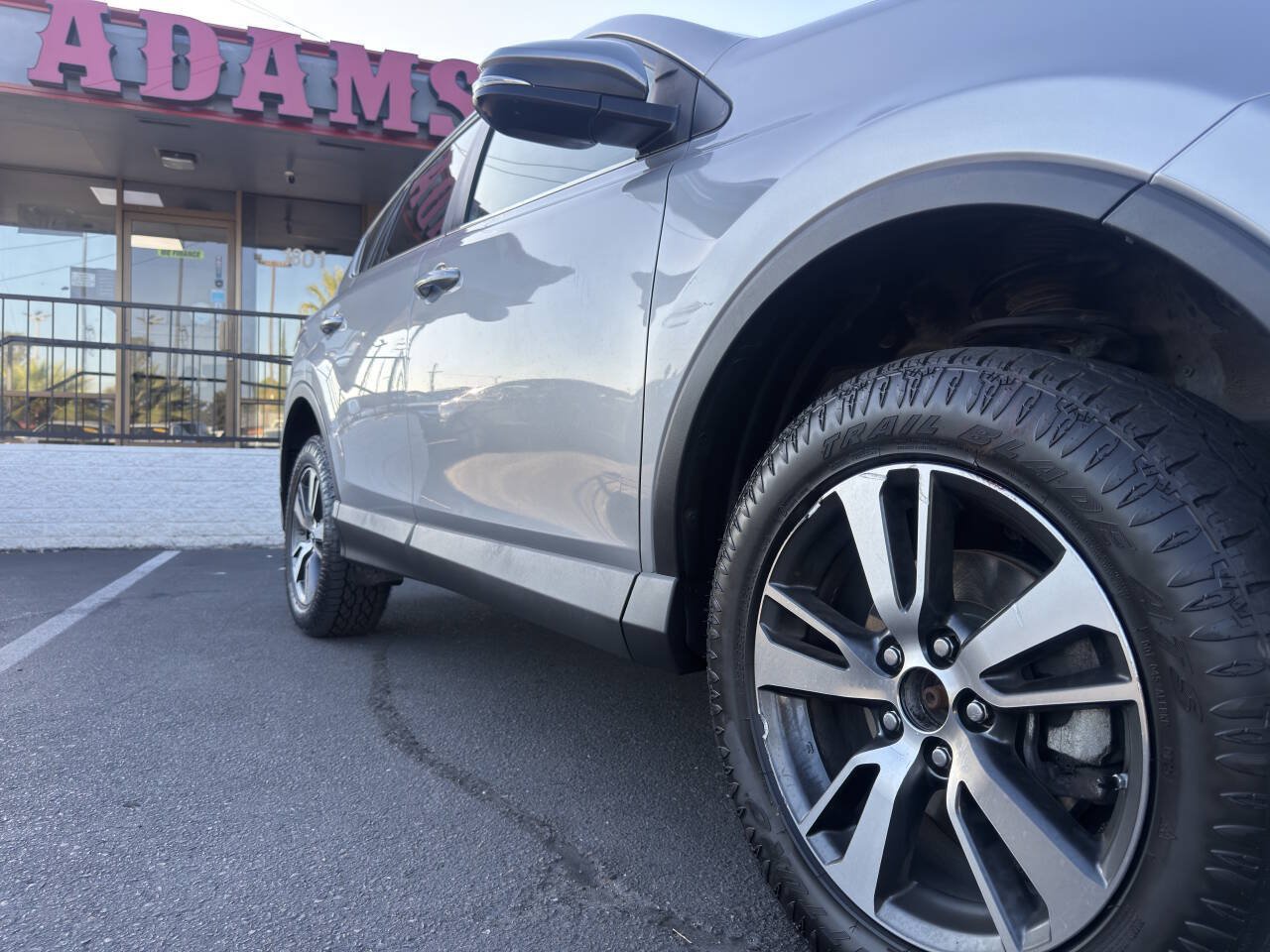 Used 2018 Toyota RAV4 XLE w/ All Weather Liner Package FWD image 26