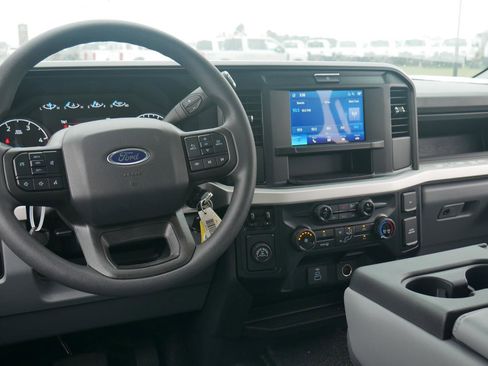 New 2025 Ford F250 XL w/ XL Chrome Package image 25