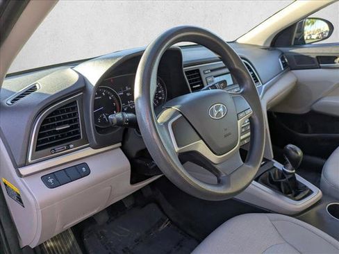 Used 2017 Hyundai Elantra SE image 10