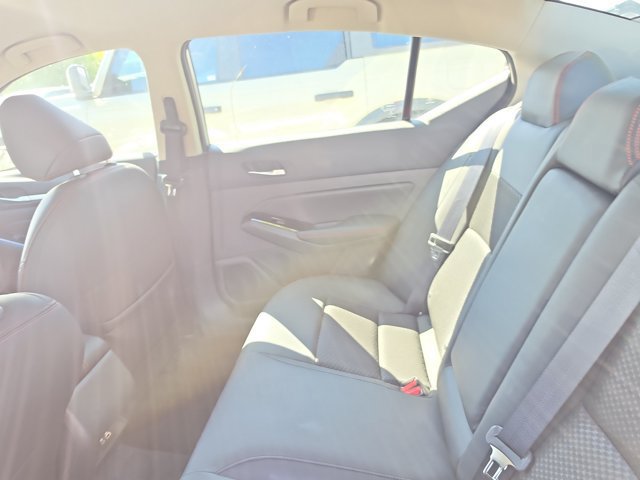 Used 2025 Nissan Altima 2.5 SR FWD image 13
