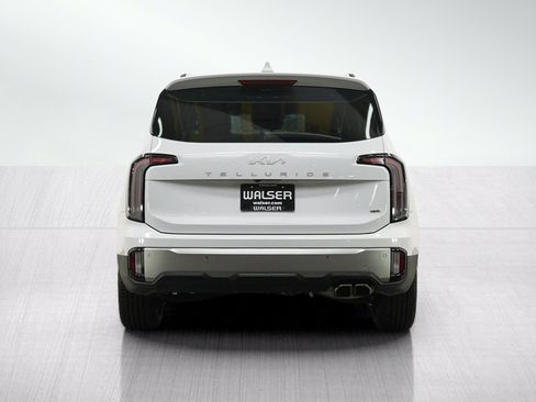 Used 2023 Kia Telluride EX w/ EX Captain's Chair Package AWD/4WD image 4