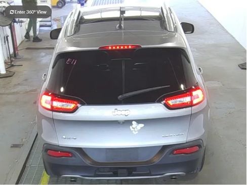 Used 2014 Jeep Cherokee Limited w/ Trailer Tow Group AWD/4WD image 3