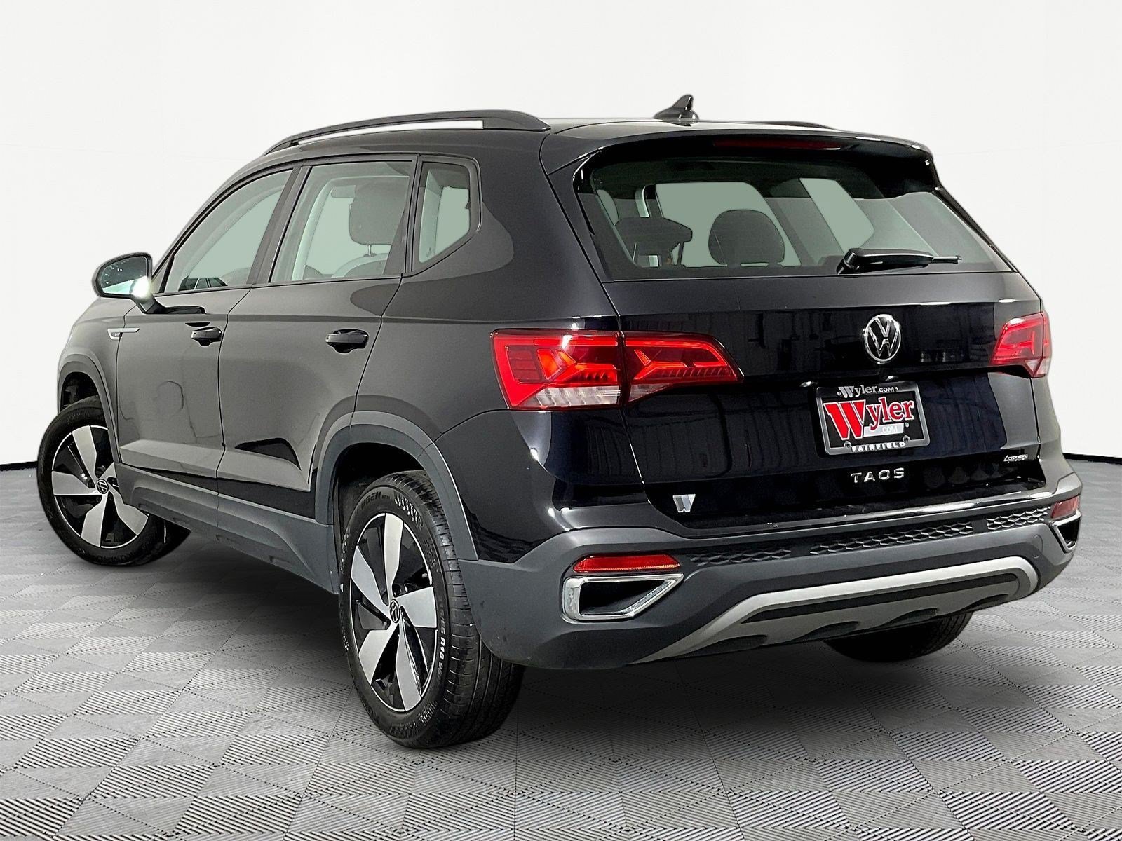 Used 2024 Volkswagen Taos S AWD/4WD image 4