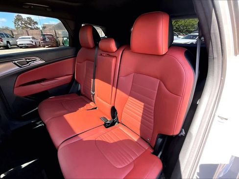 Used 2023 Kia Sportage SX image 18