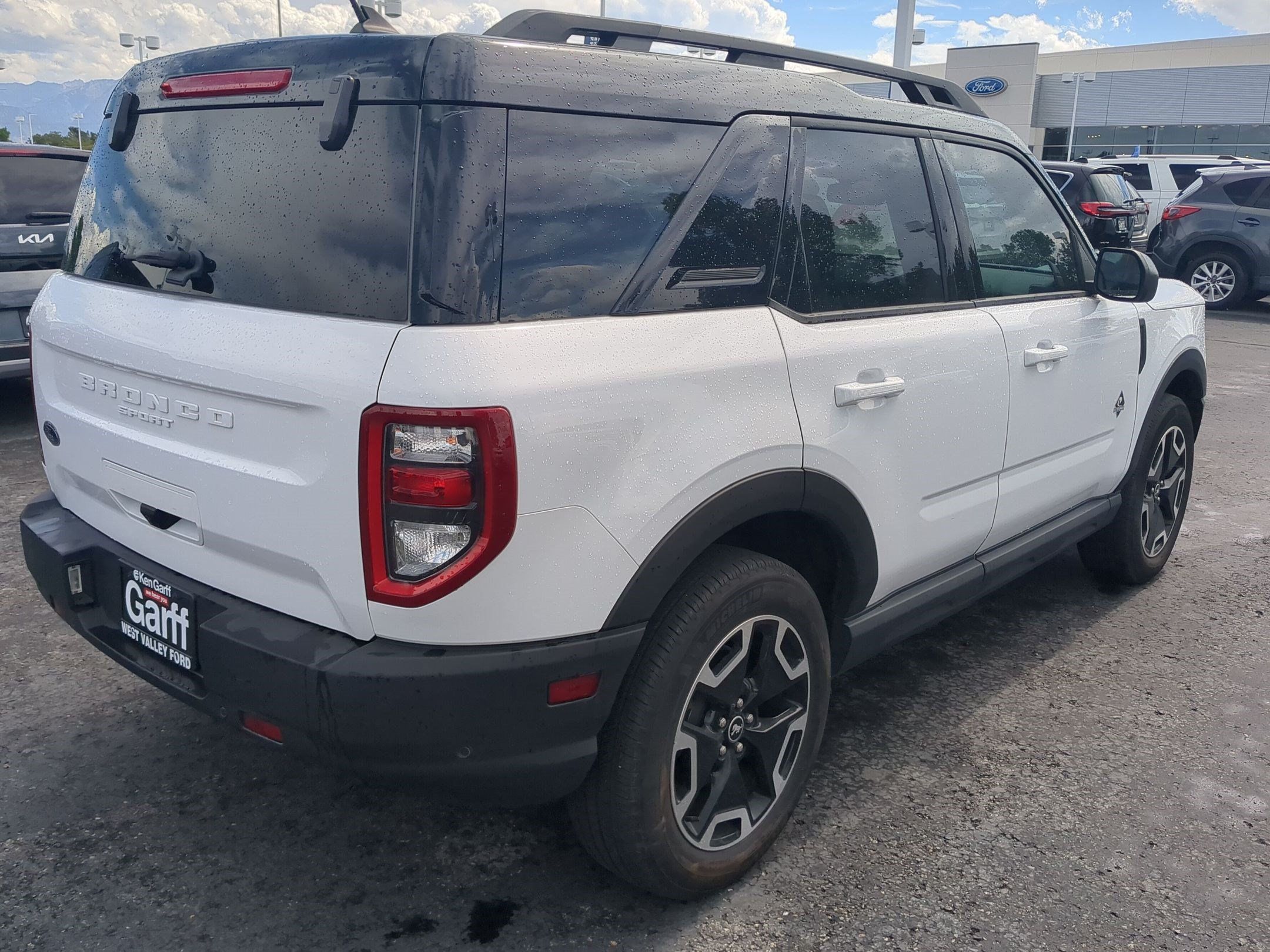 Used 2024 Ford Bronco Sport Outer Banks w/ Tech Package AWD/4WD image 3