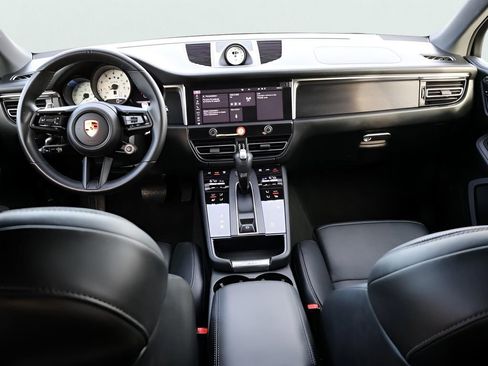 Certified 2024 Porsche Macan GTS AWD/4WD image 20