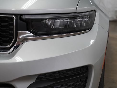 New 2026 Jeep Grand Cherokee Laredo X AWD/4WD image 14