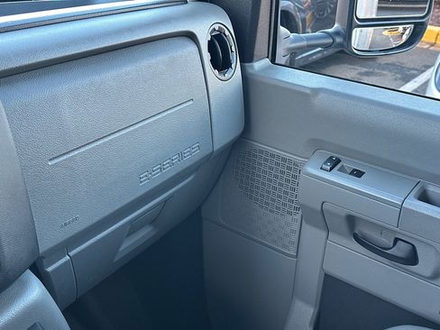 Used 2019 Ford E-350 and Econoline 350 Super Duty w/ Power Windows & Locks Group image 26