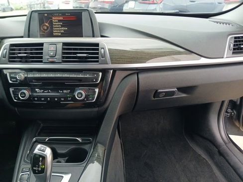 Used 2017 BMW 320i Sedan image 18