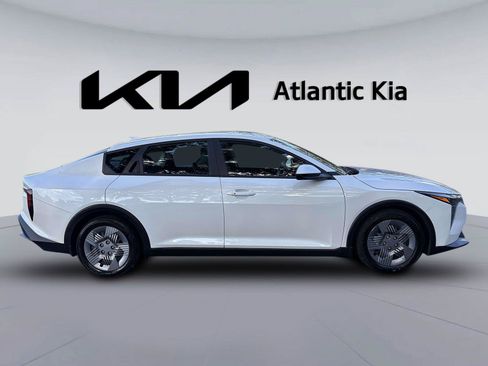 Certified 2025 Kia K4 FWD image 5