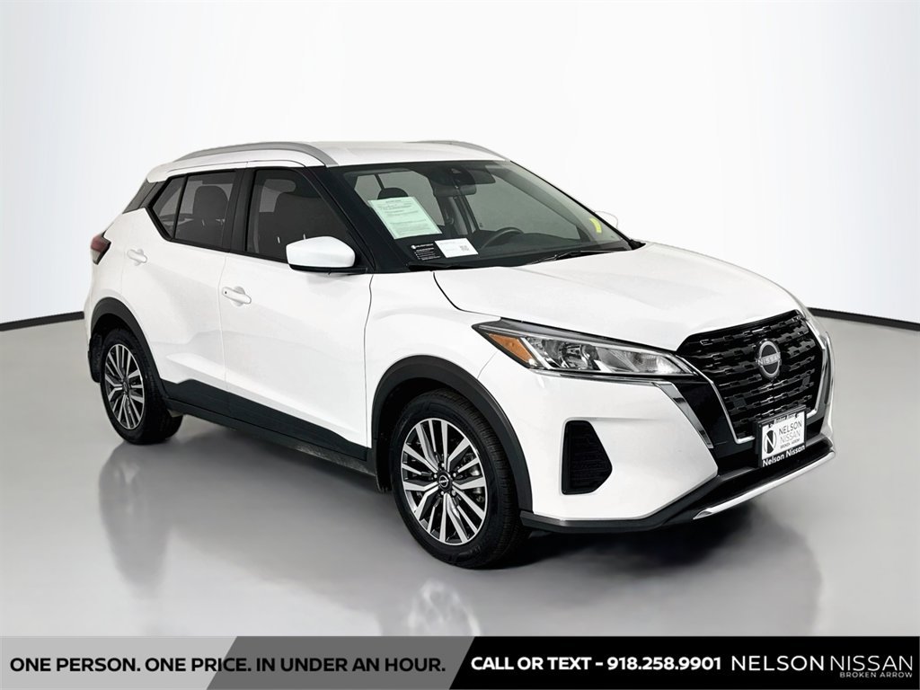 Used 2024 Nissan Kicks SV FWD image 3