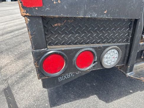 Used 2022 GMC Sierra 3500 SLE w/ SLE Value Package image 11