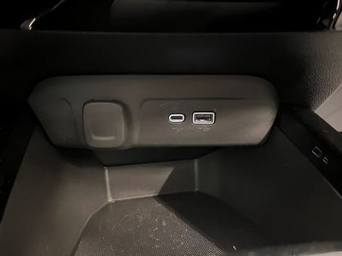 Used 2025 Chevrolet Trax LT image 24