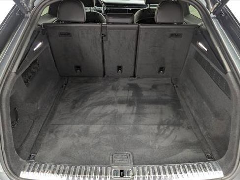 Used 2022 Audi Q8 Premium Plus w/ Premium Plus Package image 18