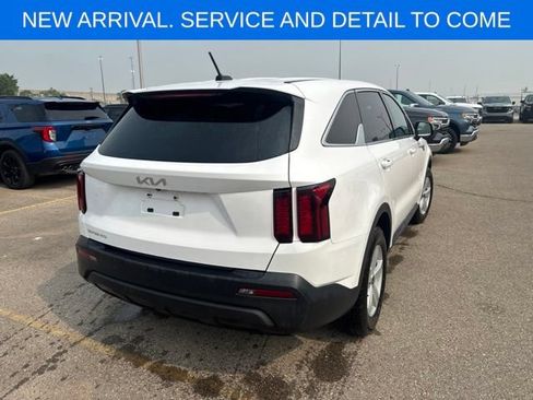 Used 2023 Kia Sorento LX FWD image 9