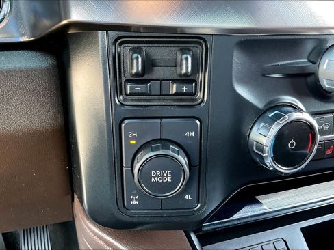 Used 2024 Ford F250 King Ranch w/ FX4 Off-Road Package AWD/4WD image 32