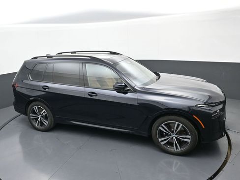 Used 2025 BMW X7 xDrive40i w/ M Sport Package image 31