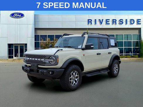 Certified 2025 Ford Bronco Badlands AWD/4WD image 3