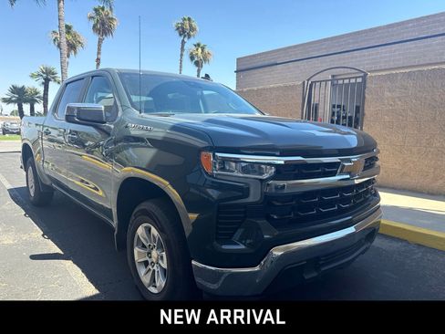 Used 2025 Chevrolet Silverado 1500 LT RWD image 3