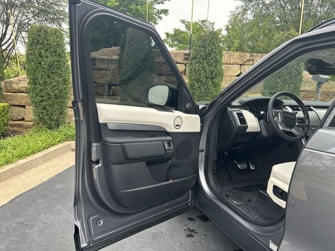 New 2026 Land Rover Discovery Dynamic SE AWD/4WD image 17
